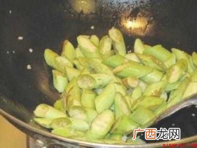 绿色茄子怎么做好吃简单的具体操作步骤 绿色茄子怎么做好吃简单