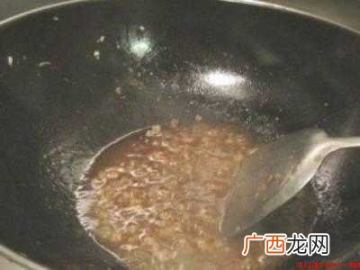 绿色茄子怎么做好吃简单的具体操作步骤 绿色茄子怎么做好吃简单