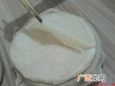 北京烤鸭的饼皮怎么做的具体操作步骤 北京烤鸭的饼皮怎么做
