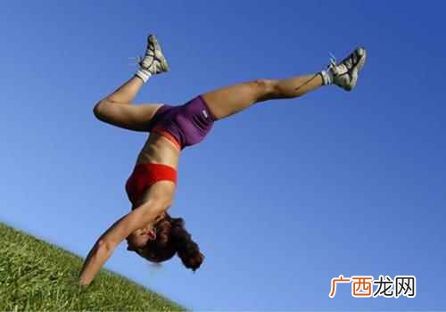 倒立一次多长时间为宜 倒立多长时间为宜