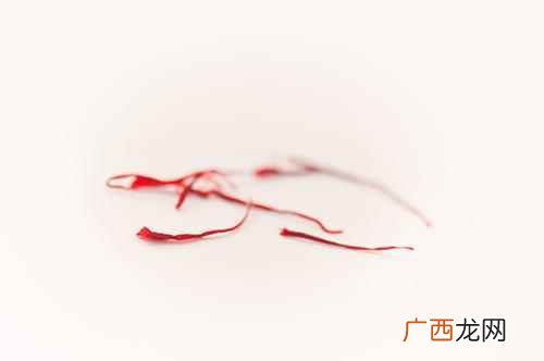 藏红花泡脚使用方法 藏红花泡脚的使用方法
