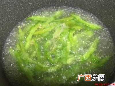 苦瓜鸡蛋汤怎么做的具体操作步骤 苦瓜鸡蛋汤怎么做