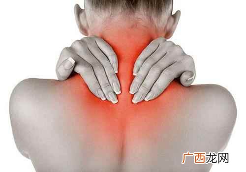 颈椎后面的富贵包怎么消除 颈椎的富贵包是怎么形成的