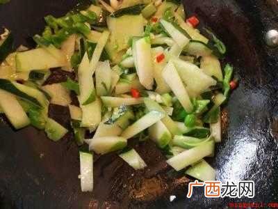瓜皮怎么炒好吃的具体操作步骤 瓜皮怎么炒好吃