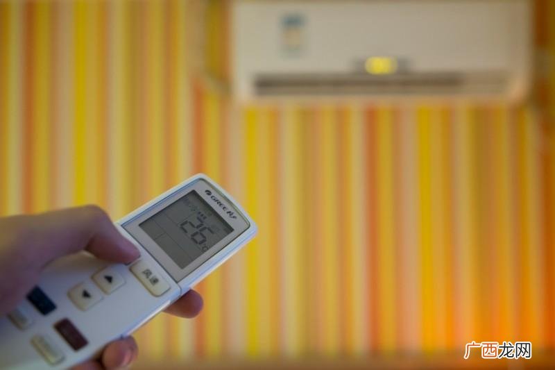 26度空调开一晚上要多少电费 26度空调开一晚上多少钱