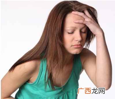 这类人想要摆脱平胸可以坚持取龙眼肉、红枣、水三者一起煮沸后食 中医丰胸法,中医对症丰胸
