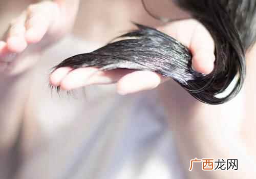 睡前洗头的危害有这些 睡前洗头的危害