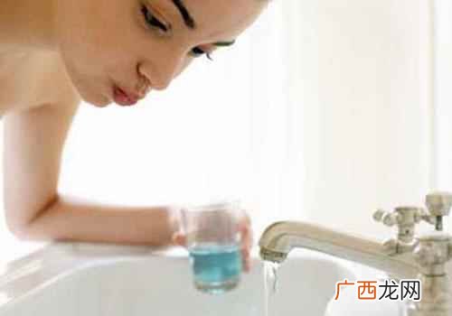 温盐水漱口坚持每天早晚用 怎么保护咽喉,如何保养咽喉,怎么样保护咽喉