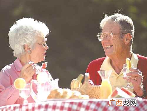 老年人如何解决便秘问题 老年人如何解决便秘