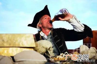 为什么以前海盗喜欢喝朗姆酒 朗姆酒什么味道介绍