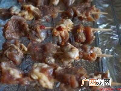 烤羊肉串技巧的具体操作步骤 烤羊肉串技巧