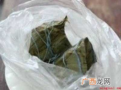 冰冻粽子怎么用微波炉加热的具体操作步骤 冰冻粽子怎么用微波炉加热