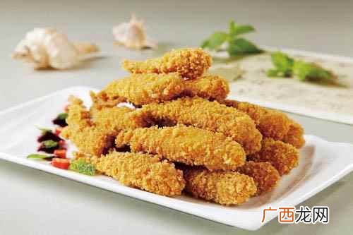 香酥鱼配料:扒皮鱼800克、橄榄油2杯、香醋1杯、白糖2勺、 家常鱼的制作方法