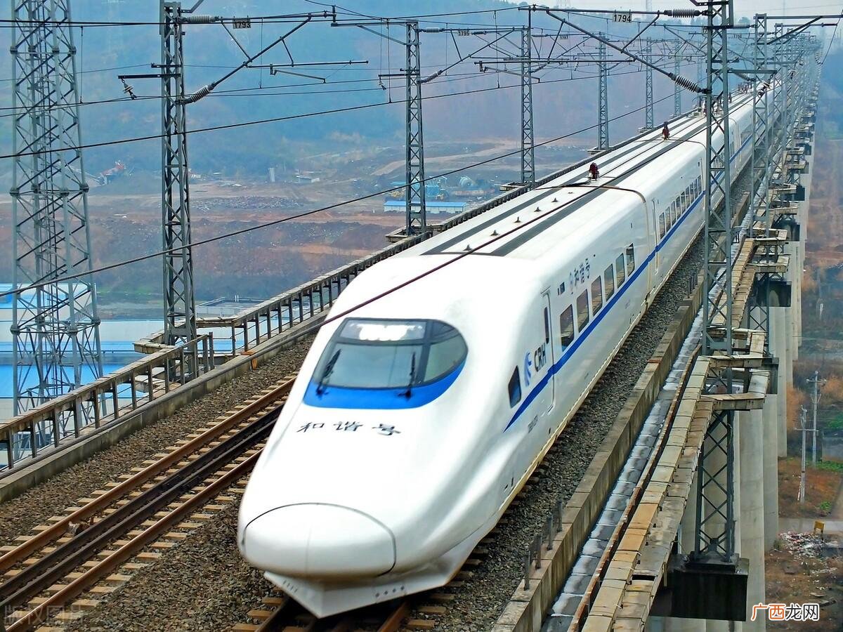 不需要出站，站内换乘即可 火车站内换乘需要出站吗