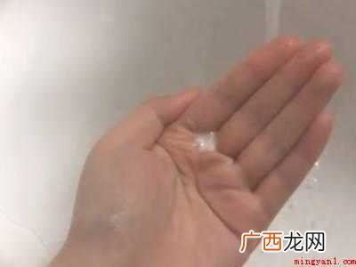 隐形眼镜没有护理液怎么保存一晚上