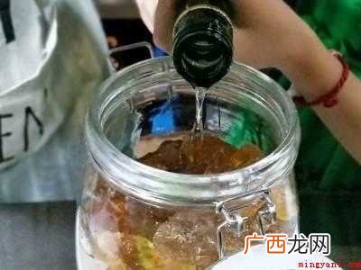 酿制荔枝酒的具体操作步骤 荔枝酒的酿制方法