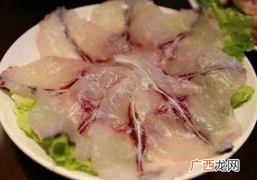 脆肉鲩和草鱼有什么关系 脆肉鲩是什么鱼,嚼不烂的草鱼肉是否注胶