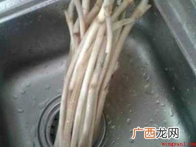 睡莲杆怎么做好吃的具体操作步骤 睡莲杆怎么做好吃