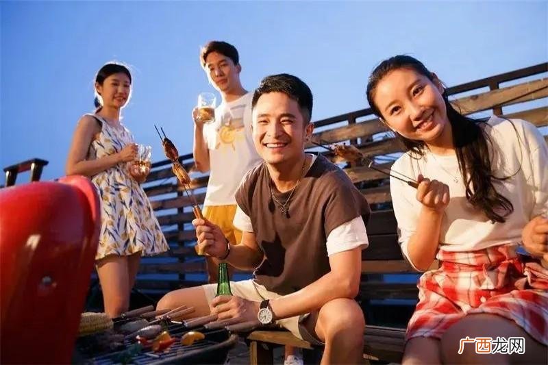 干什么生意投资小收益快 做什么生意赚钱最快