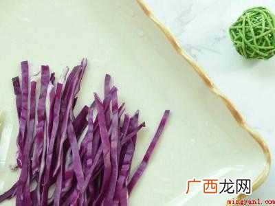 小乳瓜怎么做好吃共有3步,可做凉拌 小乳瓜怎么做好吃呢