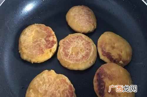 煎柿子饼的做法视频 煎柿子饼的做法