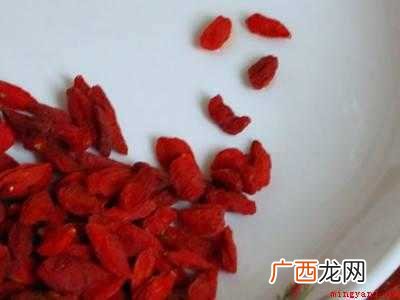 冰糖雪梨怎么做法步骤 具体操作步骤 冰糖雪梨怎么做法步骤