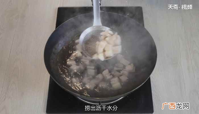 干辣椒怎么做好吃 酸辣藕丁的做法