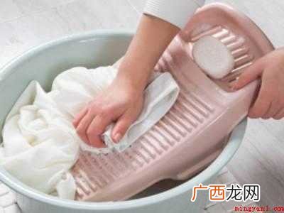 白衣服染上铁锈怎么处理 白衣服染上铁锈怎么处理才能去掉