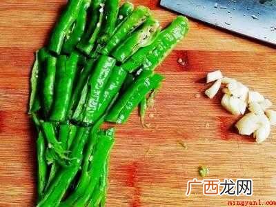 辣椒炒蛋怎么炒好吃的具体操作步骤 辣椒炒蛋怎么炒好吃
