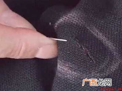 怎样补裤子破洞不留痕迹的具体操作步骤 怎样补裤子破洞不留痕迹
