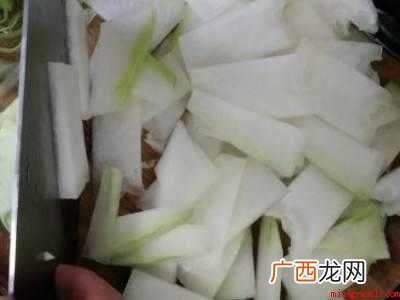 冬瓜怎么切片的具体操作步骤 冬瓜怎么切片