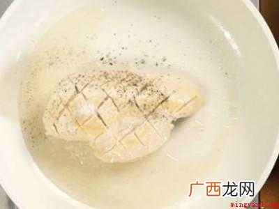 鸡胸肉怎么做嫩而不柴共有4步 鸡胸肉怎么做嫩而不柴