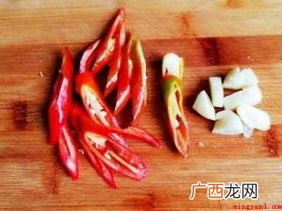 茄子炒辣椒怎么做的具体操作步骤 茄子炒辣椒怎么做