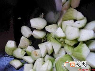 烧丝瓜怎么烧好吃的具体操作步骤 烧丝瓜怎么烧好吃