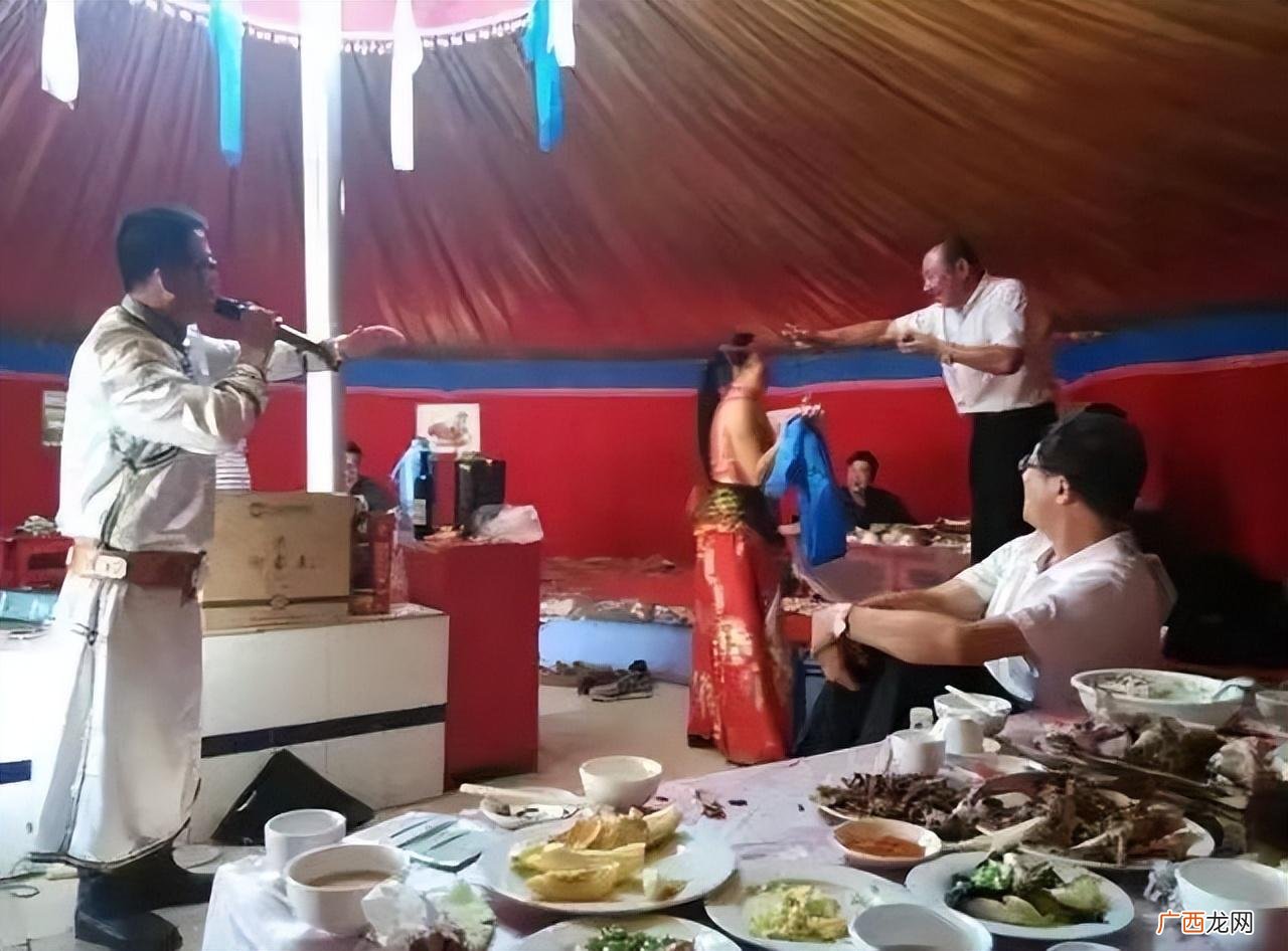 跟内蒙古人喝酒牢记规矩 和内蒙人交往需要注意什么问题