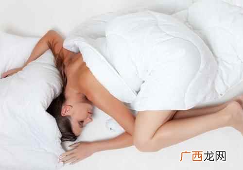 睡觉枕头高点好还是低点好 枕头睡高点好还是低点好