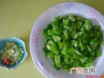 炒黄豆的做法的具体操作步骤 炒黄豆的做法
