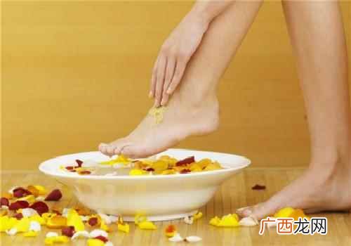用生姜泡脚能减肥吗 用生姜泡脚能减肥吗,生姜和什么一起泡脚好