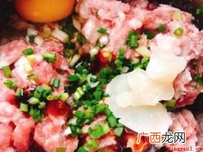 云吞馅放什么又弹又脆的具体操作步骤 云吞馅放什么又弹又脆