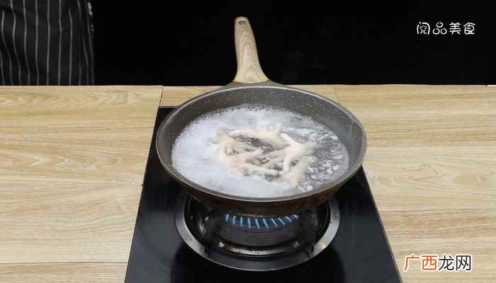 小米辣爆香的做法步骤图 虎皮鸡爪怎么做