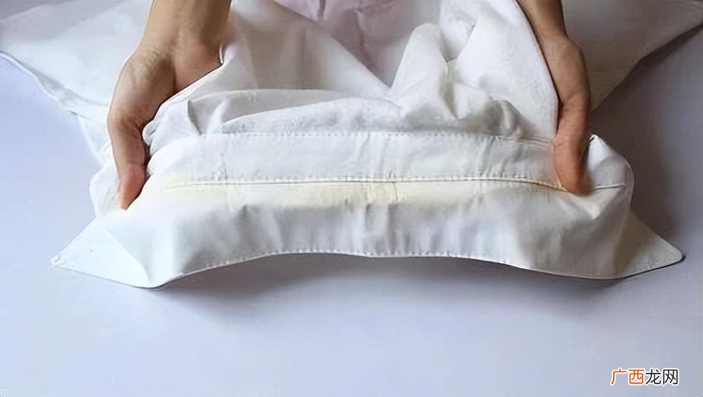 衣服时间长了泛黄怎么处理 白衣发黄怎么样才能洗白