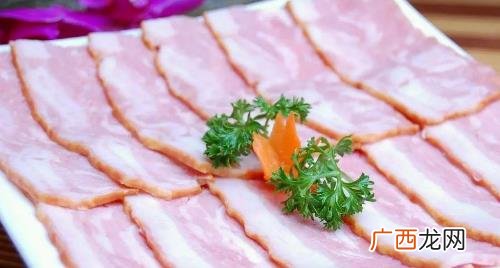 用微波炉烤培根需要烤多久 超市卖的培根是熟的吗