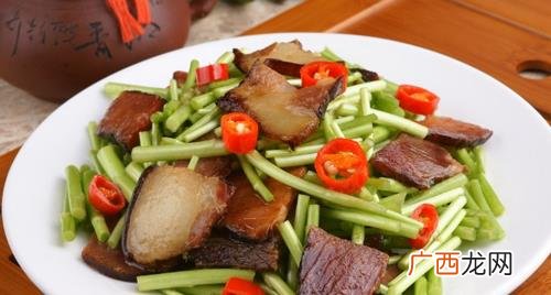 腊肉煮30分钟再蒸30分钟对吗 腊肉炒菜之前应该是煮还是蒸