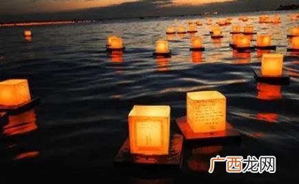 七夕和元宵是放莲花灯还是观灯 七夕节是观灯还是放莲花灯