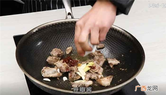 香辣排骨怎么做好吃 香辣排骨怎么做