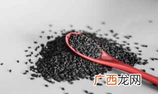 不粘锅中炒至能捏成团的状态即可 黑芝麻馅的做法
