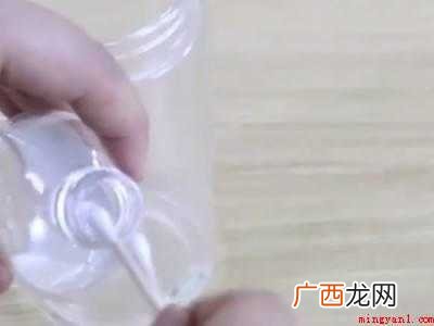 贴纸的粘胶怎么去除的具体操作步骤 贴纸的粘胶怎么去除