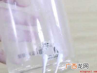 贴纸的粘胶怎么去除的具体操作步骤 贴纸的粘胶怎么去除
