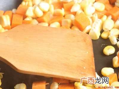 火腿怎么炒好吃又简单的具体操作步骤 火腿怎么炒好吃又简单