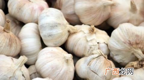 大蒜怎么保存不发芽不烂 保存大蒜剥皮好还是不剥皮好
